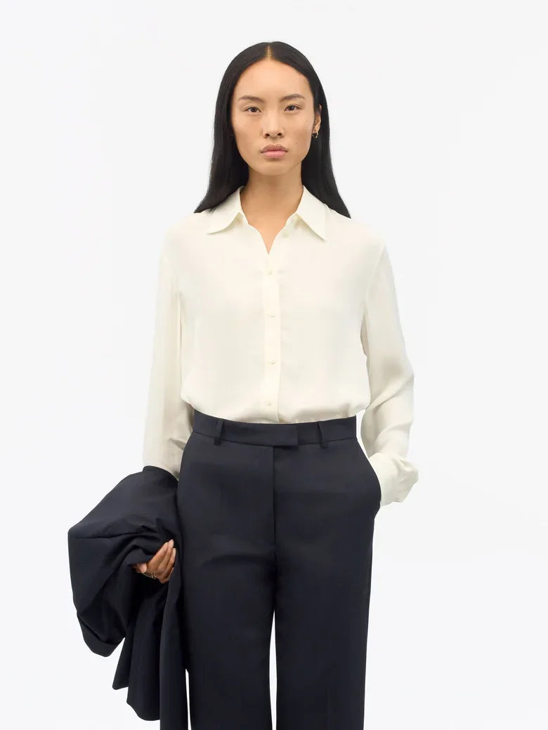 Tiger of Sweden Camilla blus i färgen Soft White