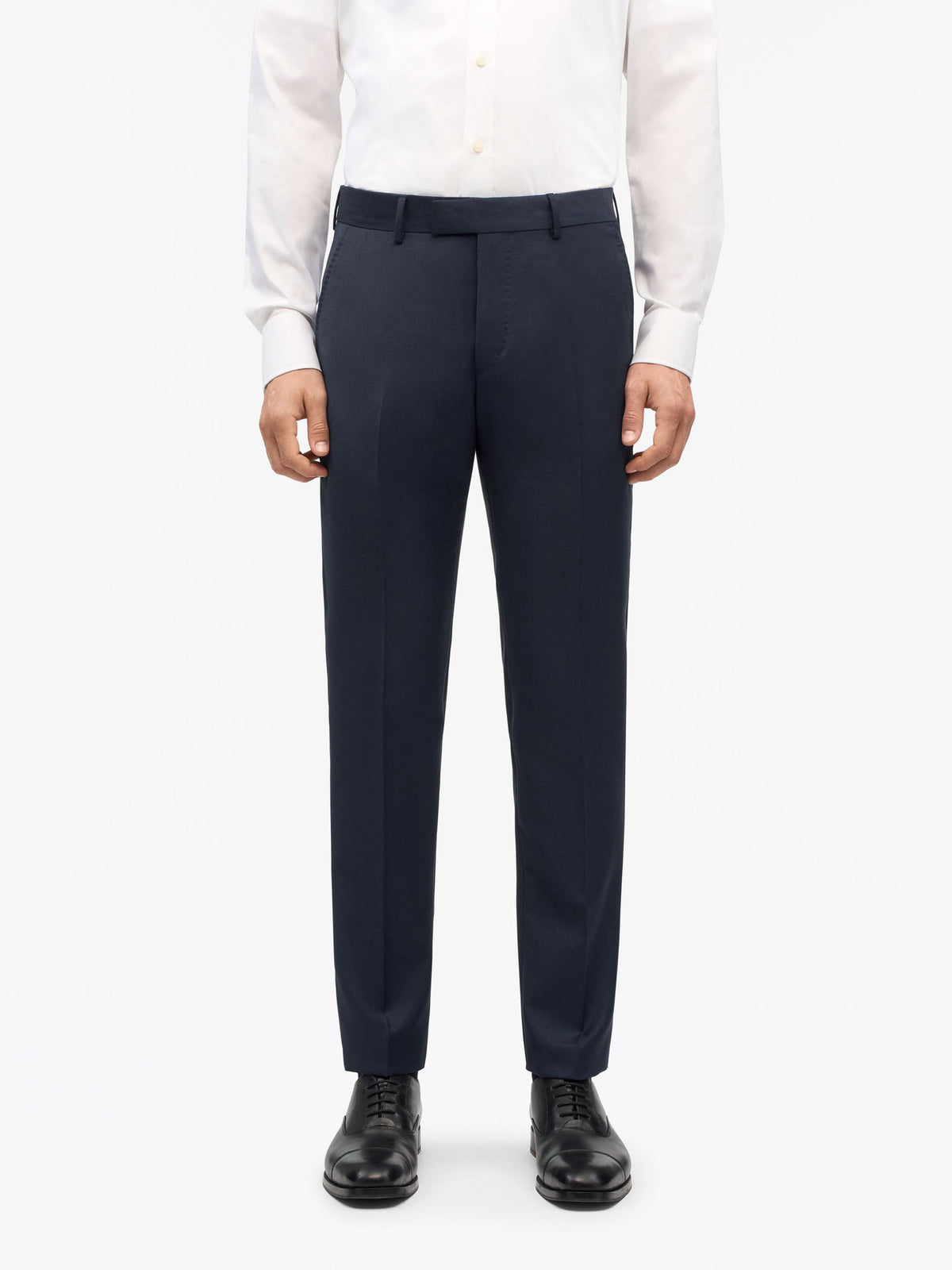 Tenuta Slim-Fit Byxor - Mörkblå – modellbild