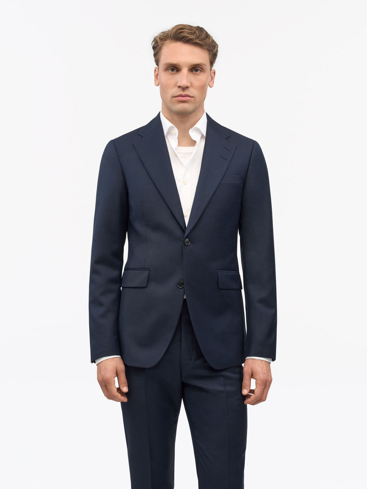 Ease Slim-Fit Kavaj - Mörkblå – modellbild