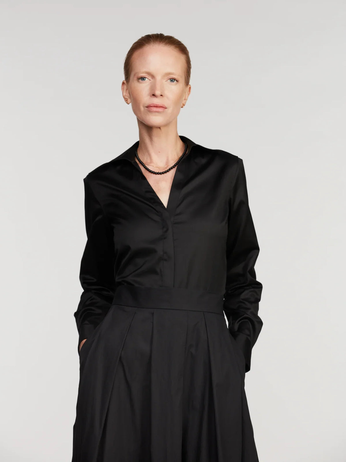 Maylinn skjorta Regular - Svart – modellbild