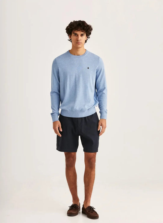 Riley O-neck blå tröja herr, svarta shorts