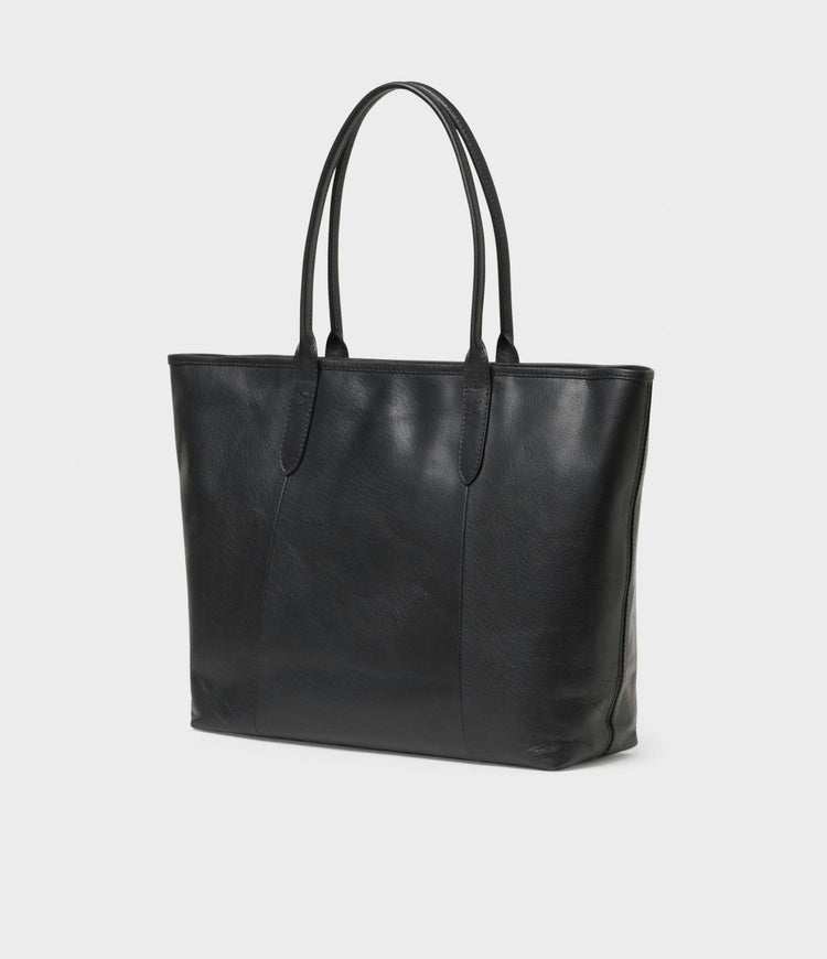 Parisa Toteväska - Black