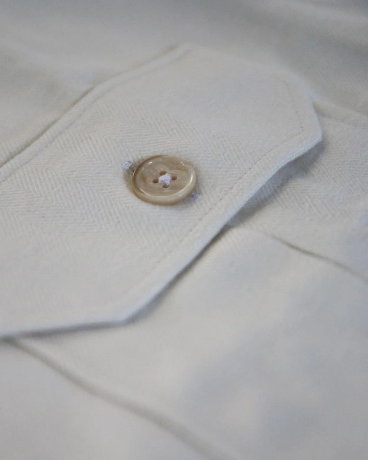 Overshirt i fisbensväv - Benvit