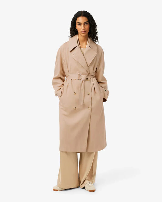 Beige trenchcoat dam dubbelknäppt bälte klassisk stil