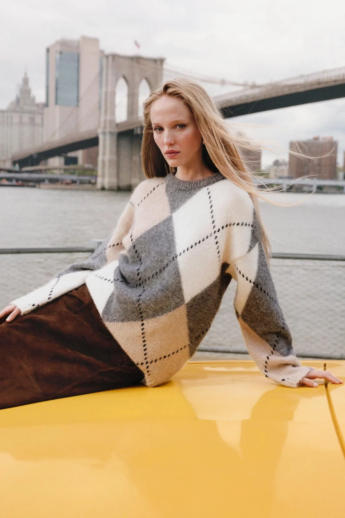 Gant Alpaca Wool Blend Argyle Sweater i färgen Dusky Anthracite