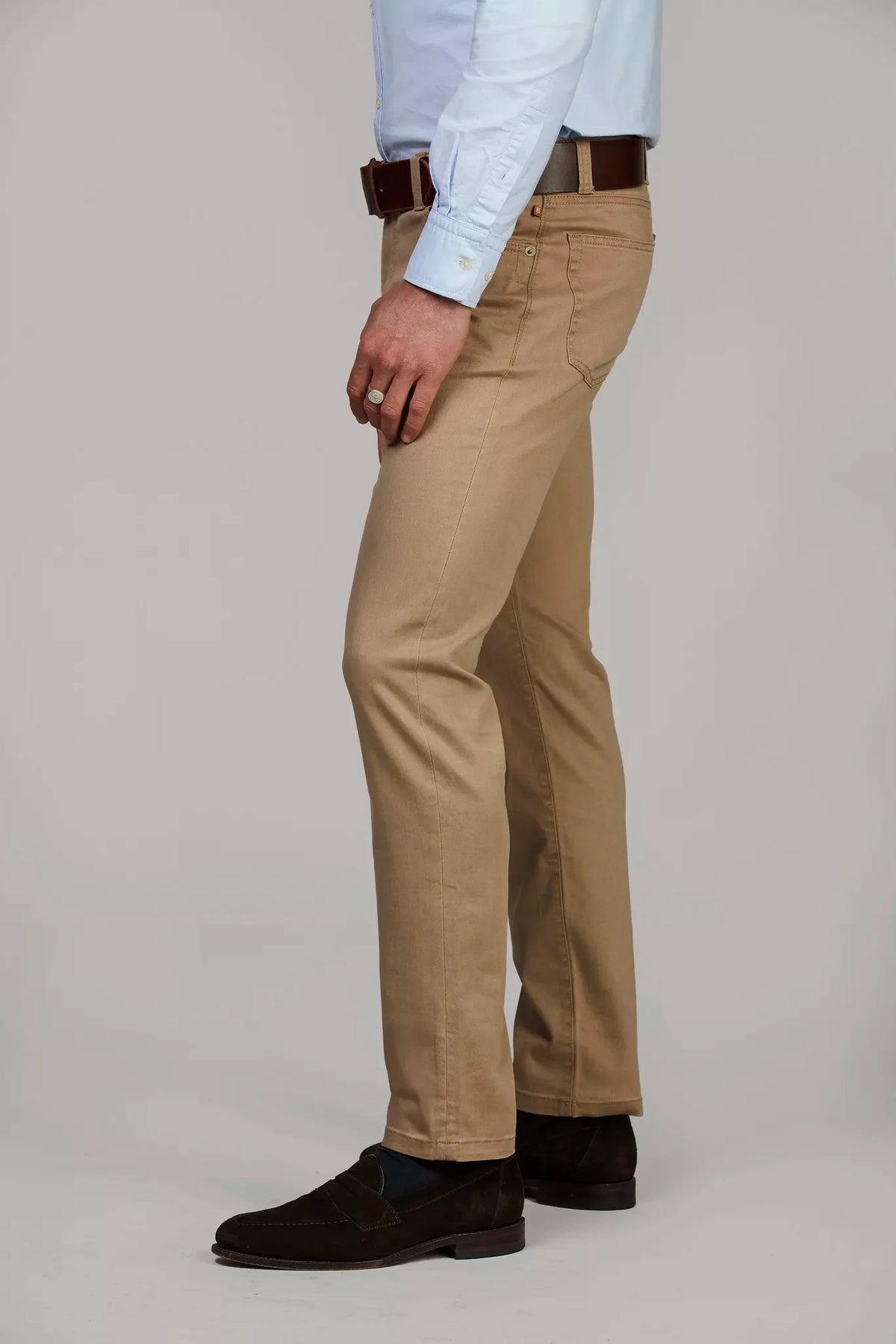 Hansen & Jacob 5-PKT Silk Touch Okado chinos i färgen sand