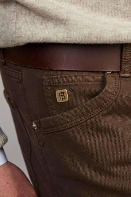 Hansen & Jacob 5-PKT Cut'n Sew Universal Twill byxa i brunt