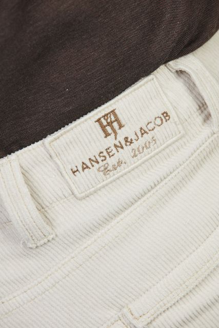 5-PKT CUT'N SEW CLASSIC CORD - IRISH WHITE 12