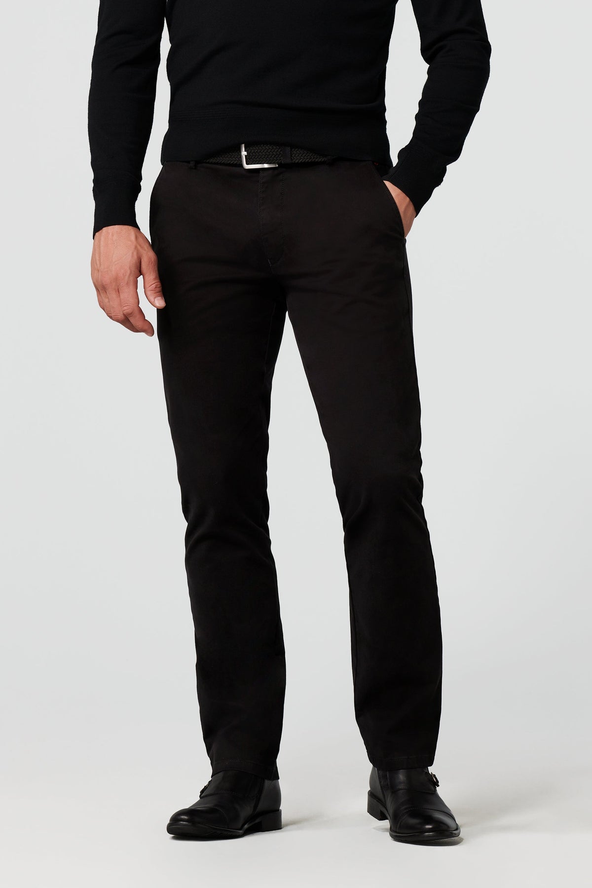 Roma Regular Chinos - Svart – framsida