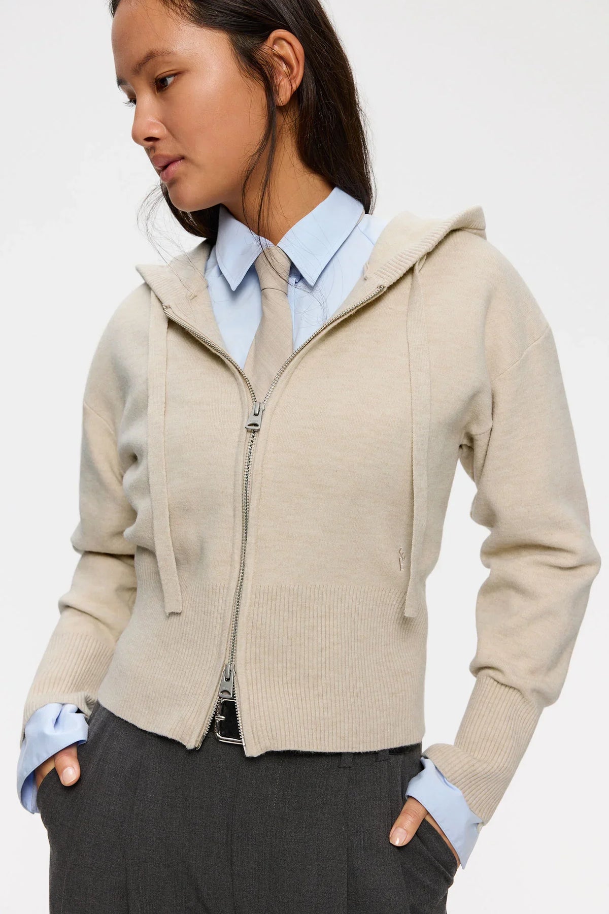 Elvine Minva stickad hoodie i färgen oat melange