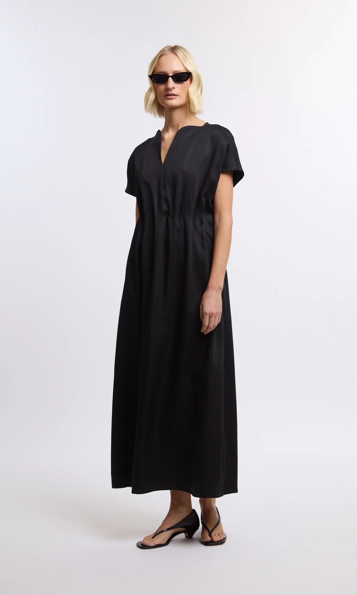 ONE and OTHER Leone Dress - svart klänning