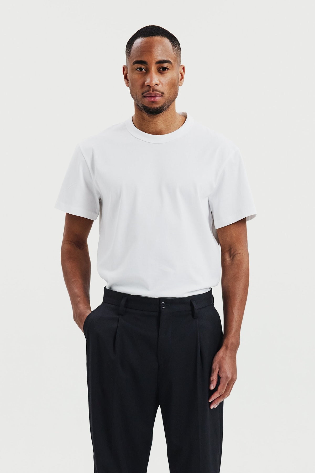 T-shirt i pimabomull med rund hals - Vit – framsida