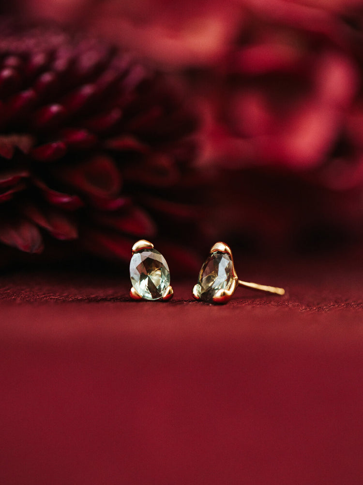 Embla stud earrings - Tourmaline 18k guldplätering