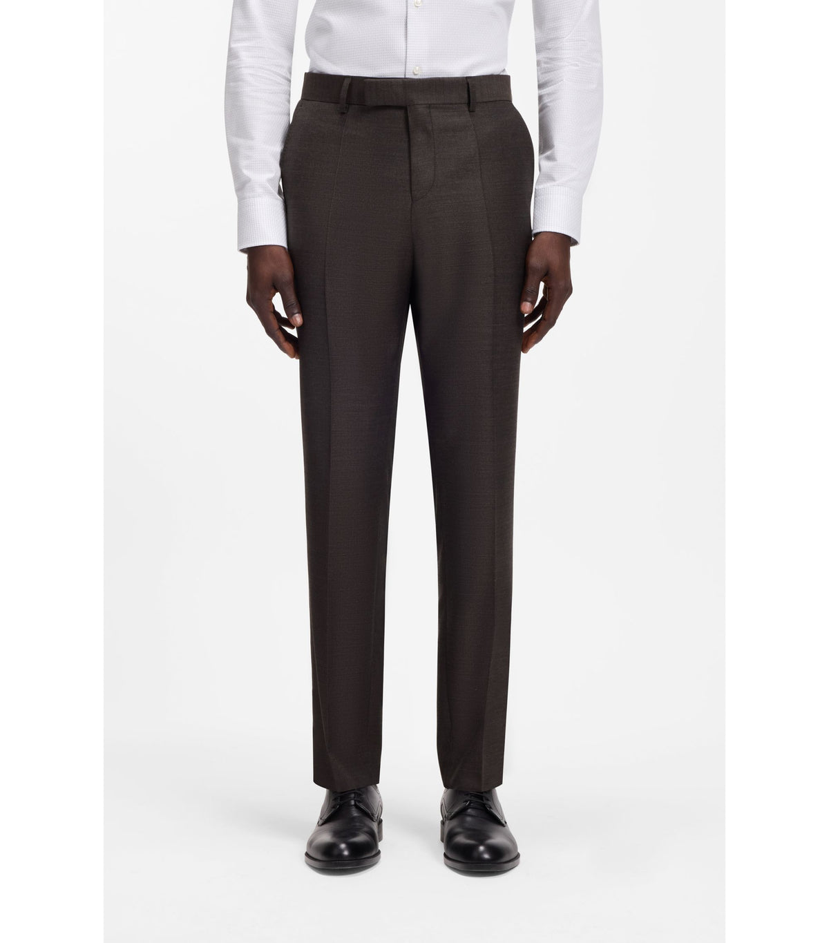 Slim fit-byxor i sergevävd ny ull med stretch - Brun
