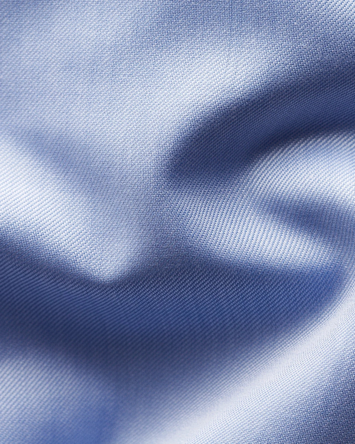 Signature Twill-skjorta Contemporary, dubbel manschett - Ljusblå – närbild