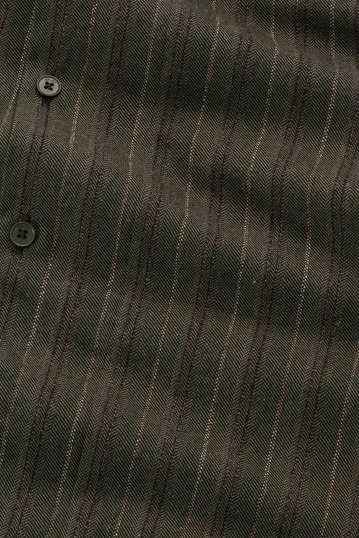 NN.07 Reed 50091 skjorta i färgen Shadow Moss