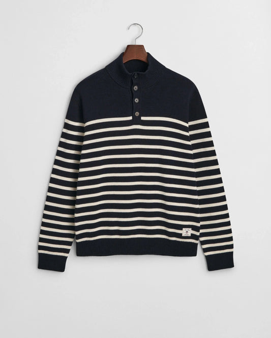 Marinblå herrtröja med vita ränder, hög krage och knappslå, stilren design.