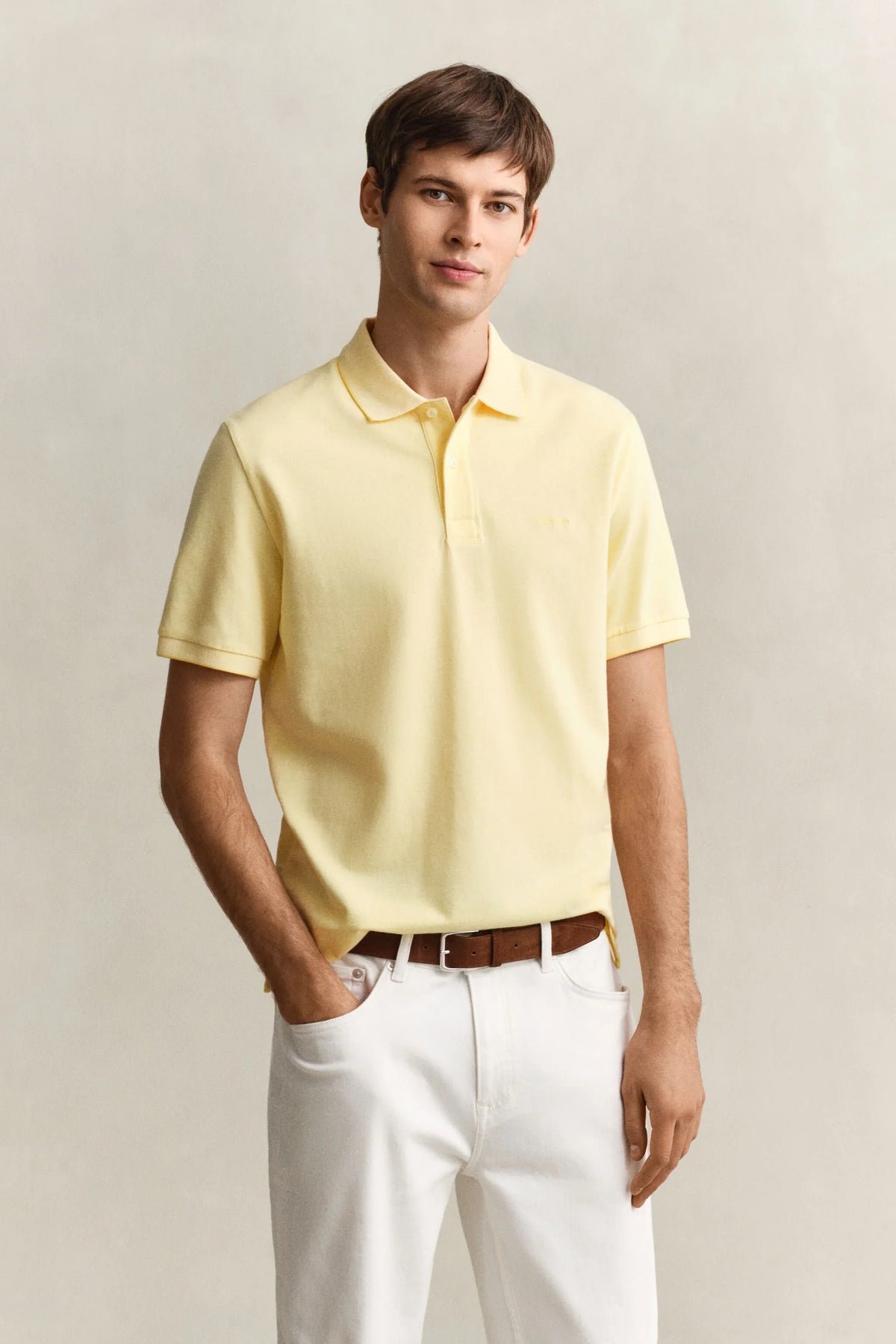 Gant REG SHIELD SS PIQUE POLO i färgen vanilla yellow
