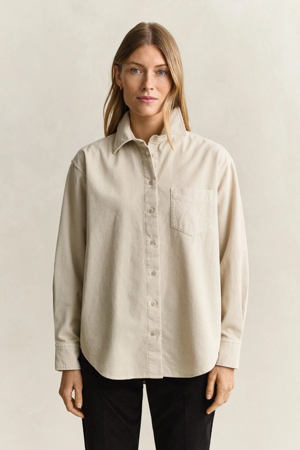 Relaxed manchesterskjorta - Clay Beige