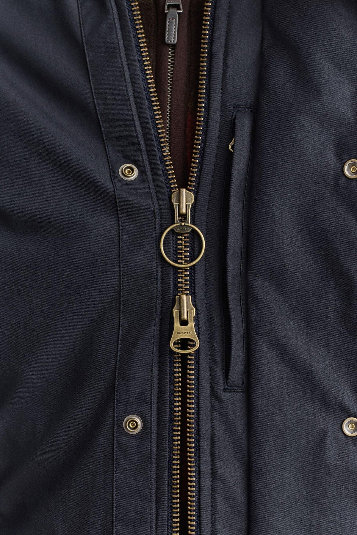 Gant Waxed Double Decker jacka i färgen Evening Blue