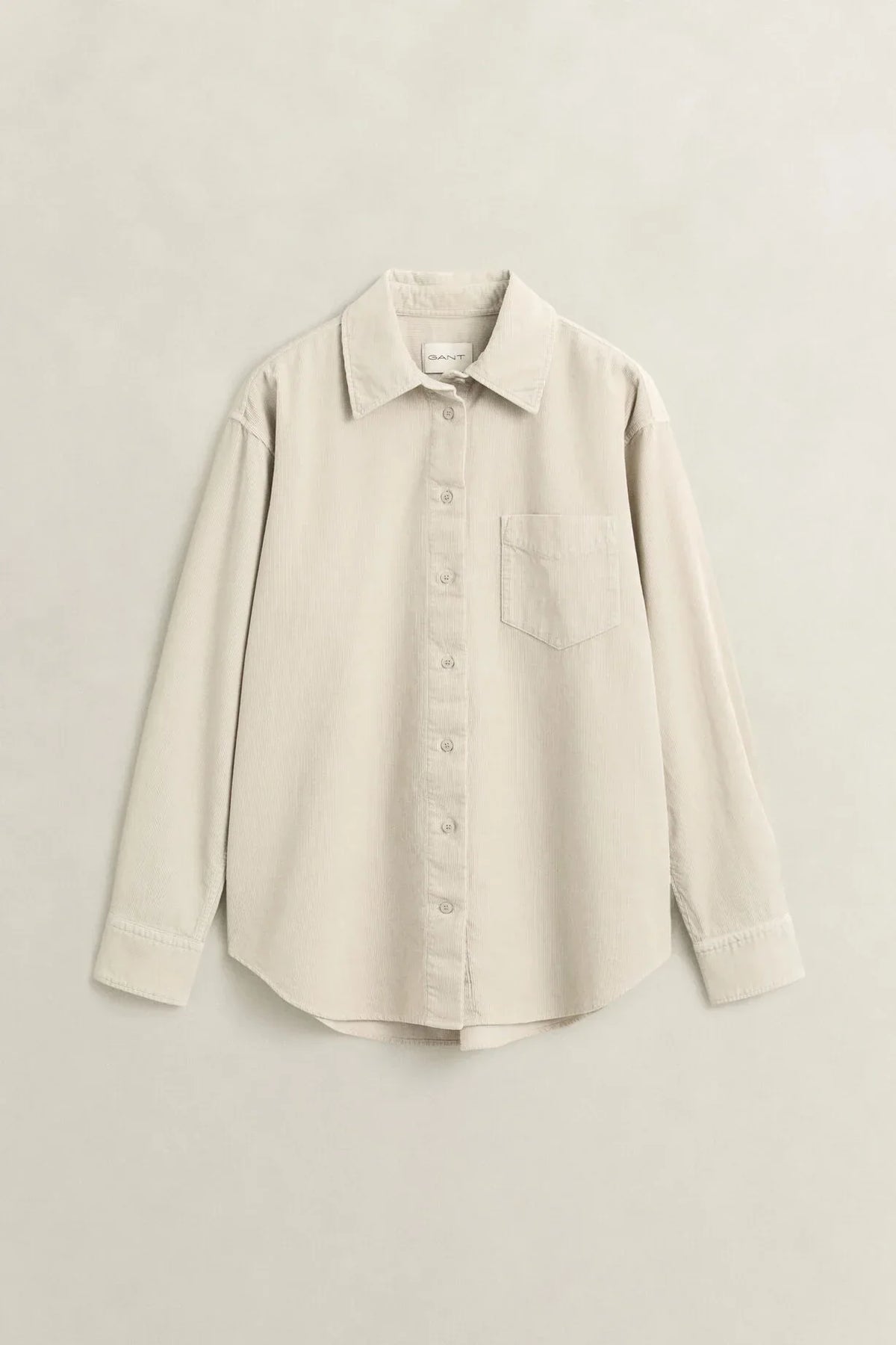 Gant cordroyskjorta i färgen clay beige