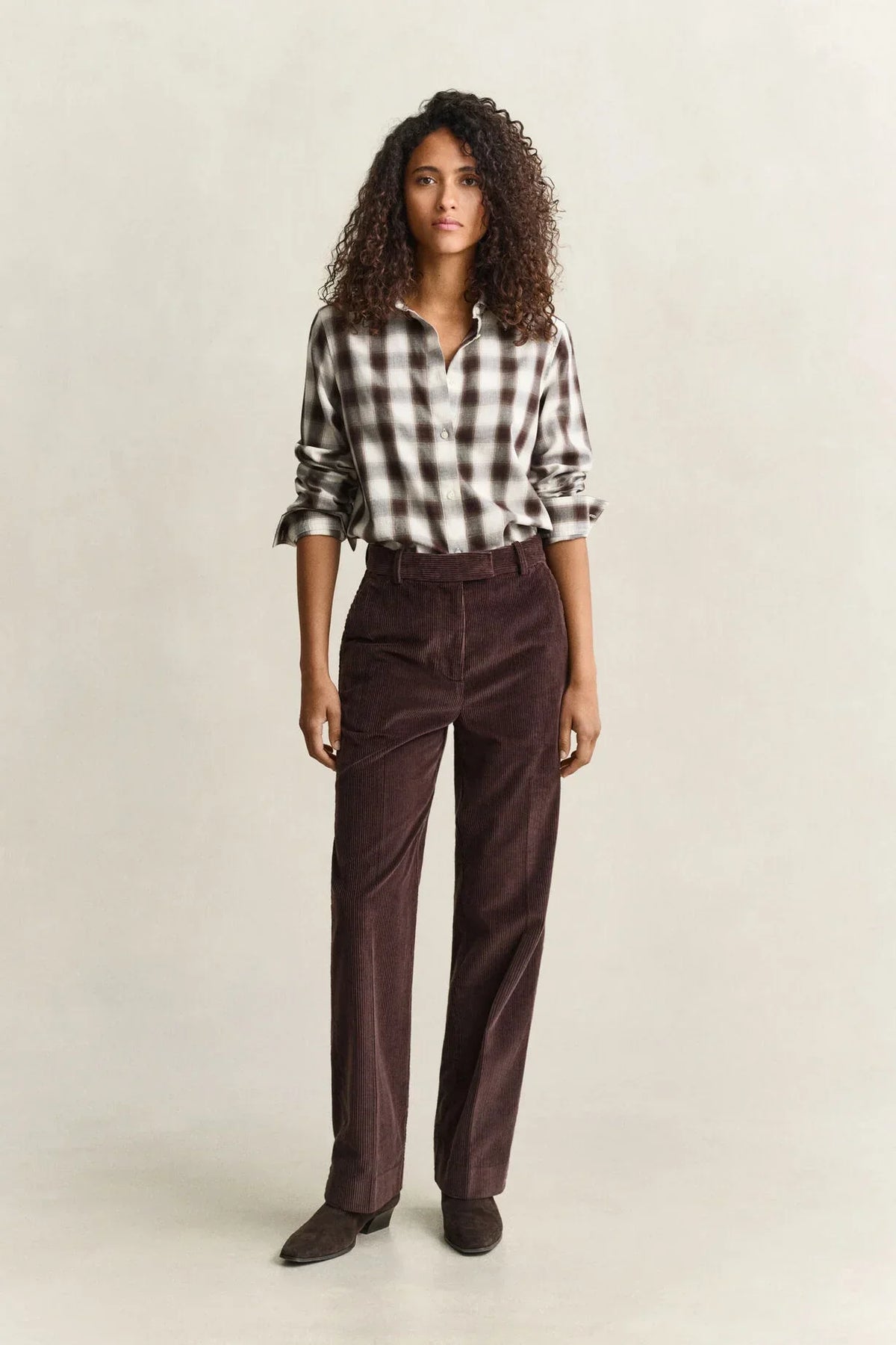 Gant Tailored Corduroy Pants i färgen 202 Deep Brown