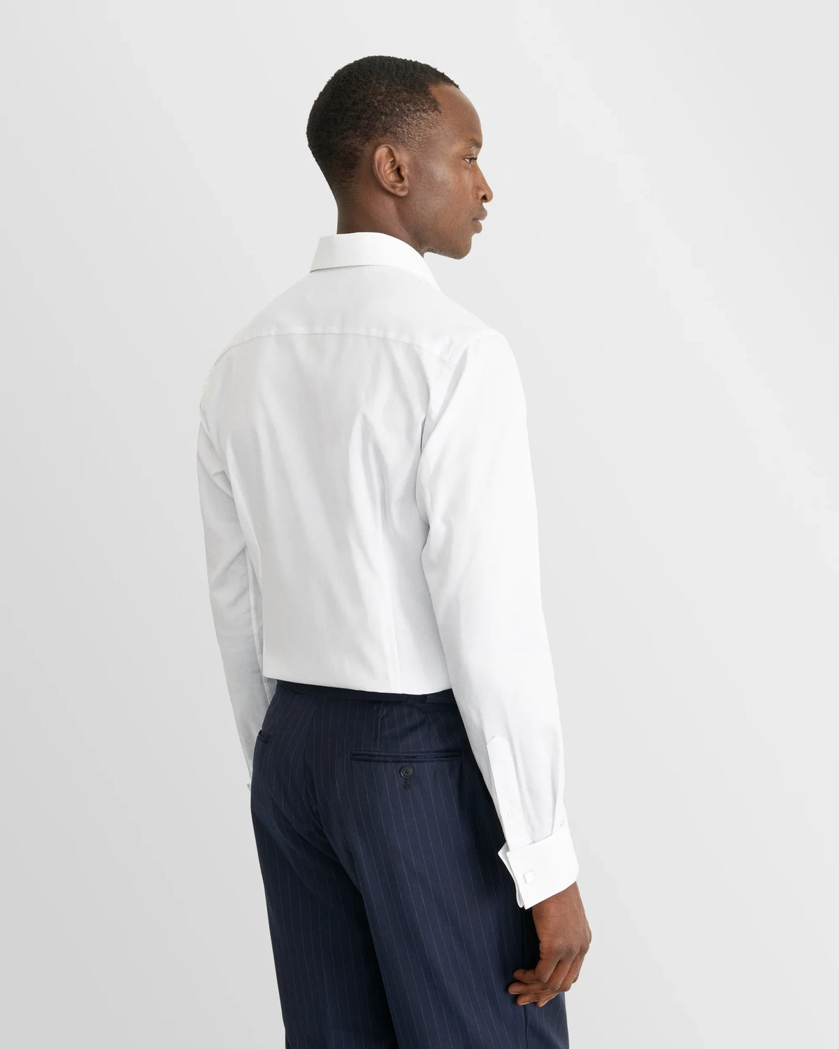 Signature Twill-skjorta Slim, dubbel manschett - Vit – modellbild