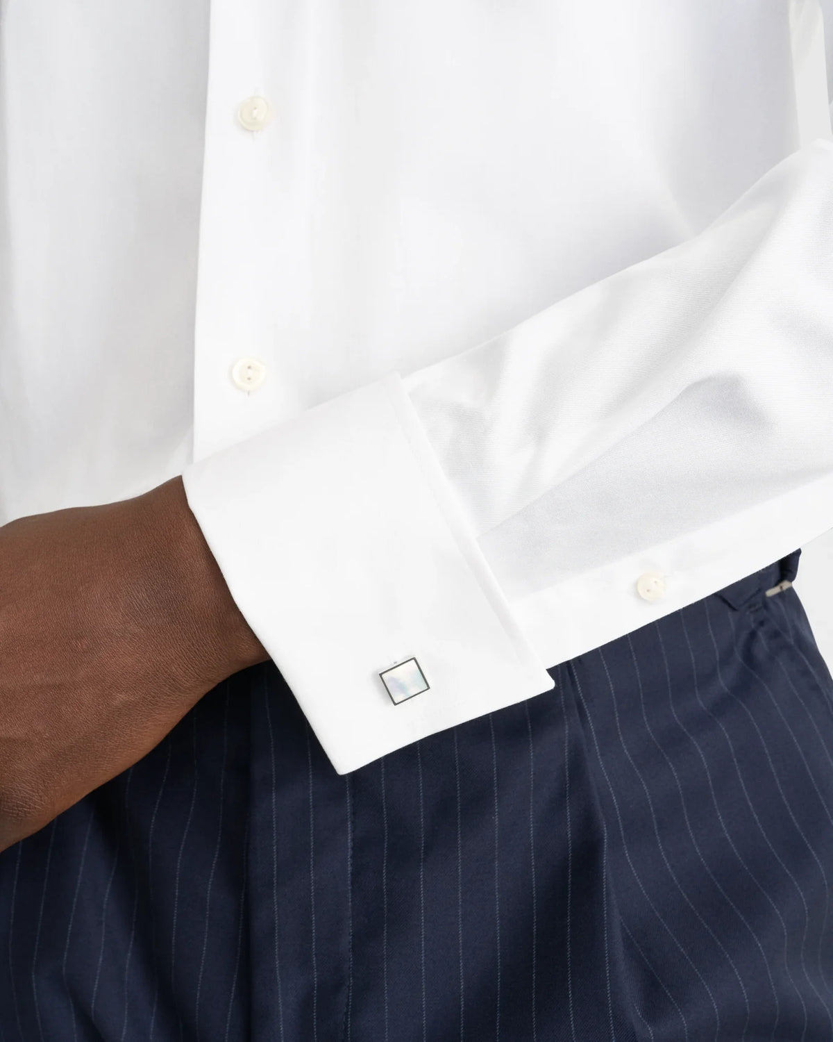 Signature Twill-skjorta Slim, dubbel manschett - Vit – modellbild