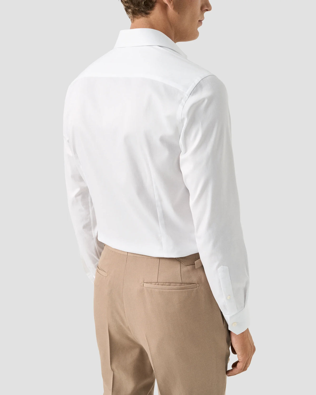 Signature Twill-skjorta Slim, extra långa ärmar - Vit – modellbild