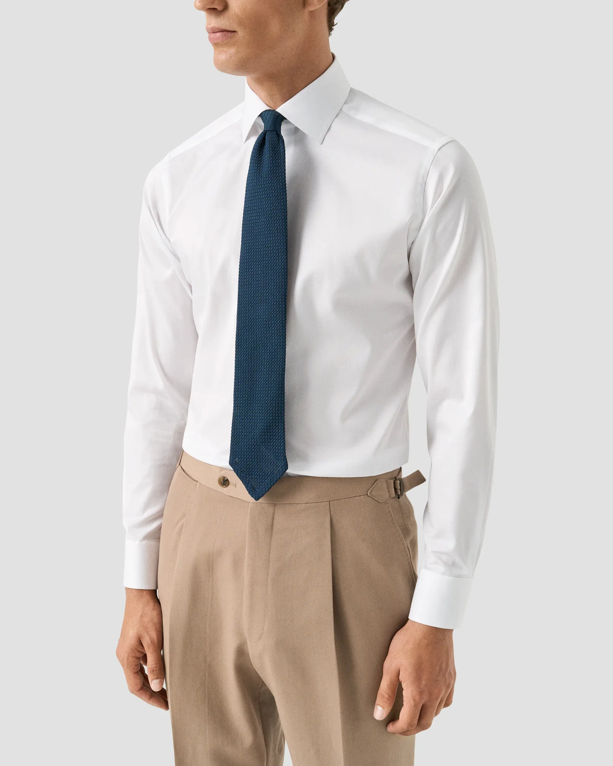 Signature Twill-skjorta Slim, extra långa ärmar - Vit – modellbild