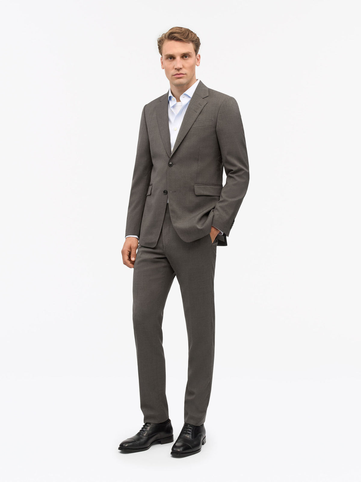 Justin Semi Slim-Fit Kavaj - Mörkbrun – modellbild