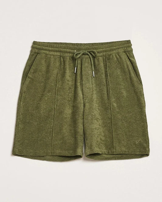 Olivgröna herrshorts i frotté med dragsko i midjan, klassisk sommarstil