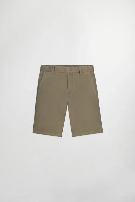 Khakifärgade herrshorts i bomull med fickor och bälteshällor, klassisk design