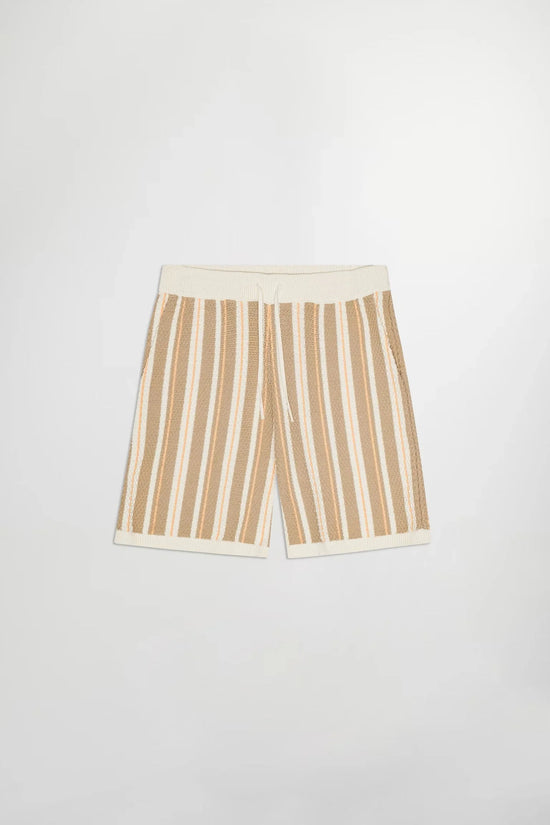 Beige och vita randiga stickade herrshorts med resår och dragsko i midjan.