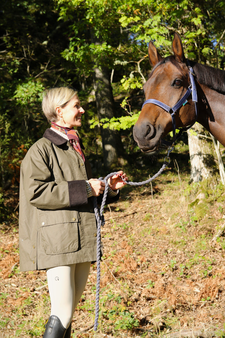 Jacka i vaxad bomull - Dark Moss Green