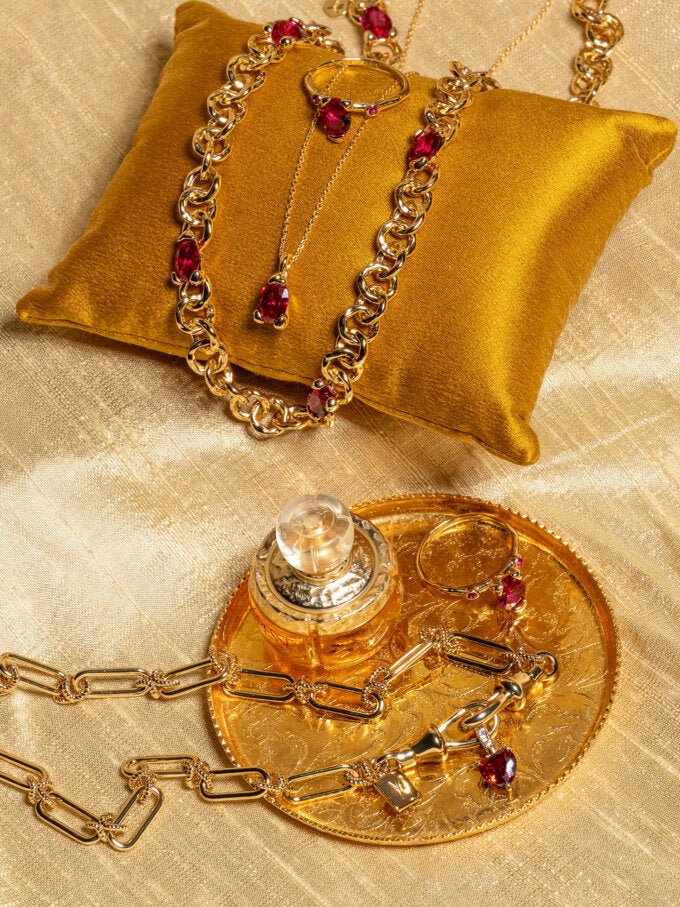 Embla avantgarde necklace - Ruby 18k guldplätering