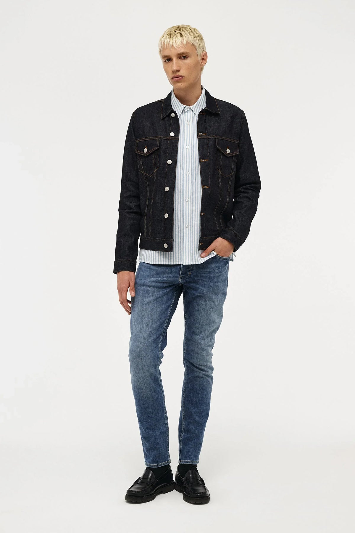 Neuw Lou Slim Destination Jeans - Mellanblå – närbild