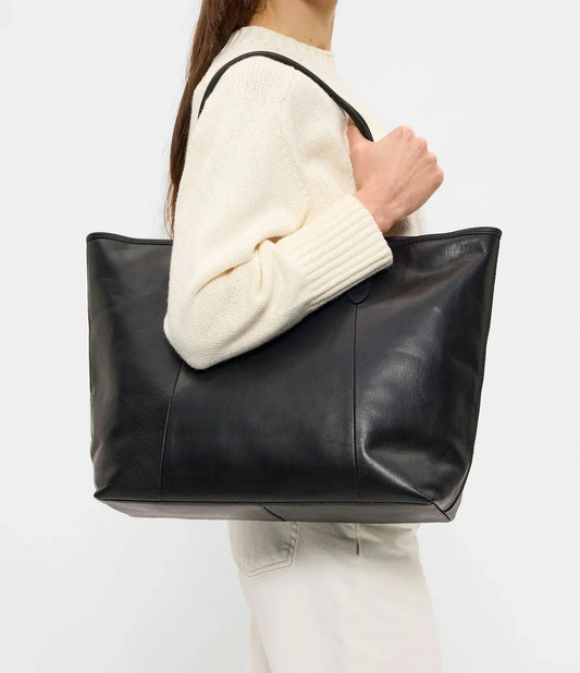 Saddler svart skinnväska shopper
