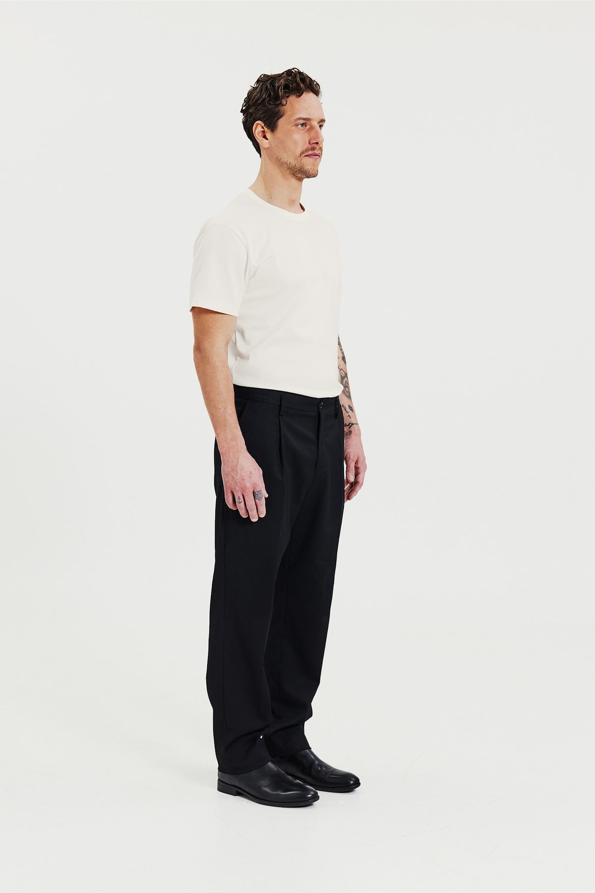 T-shirt i pimabomull med rund hals - Elfenben – detalj