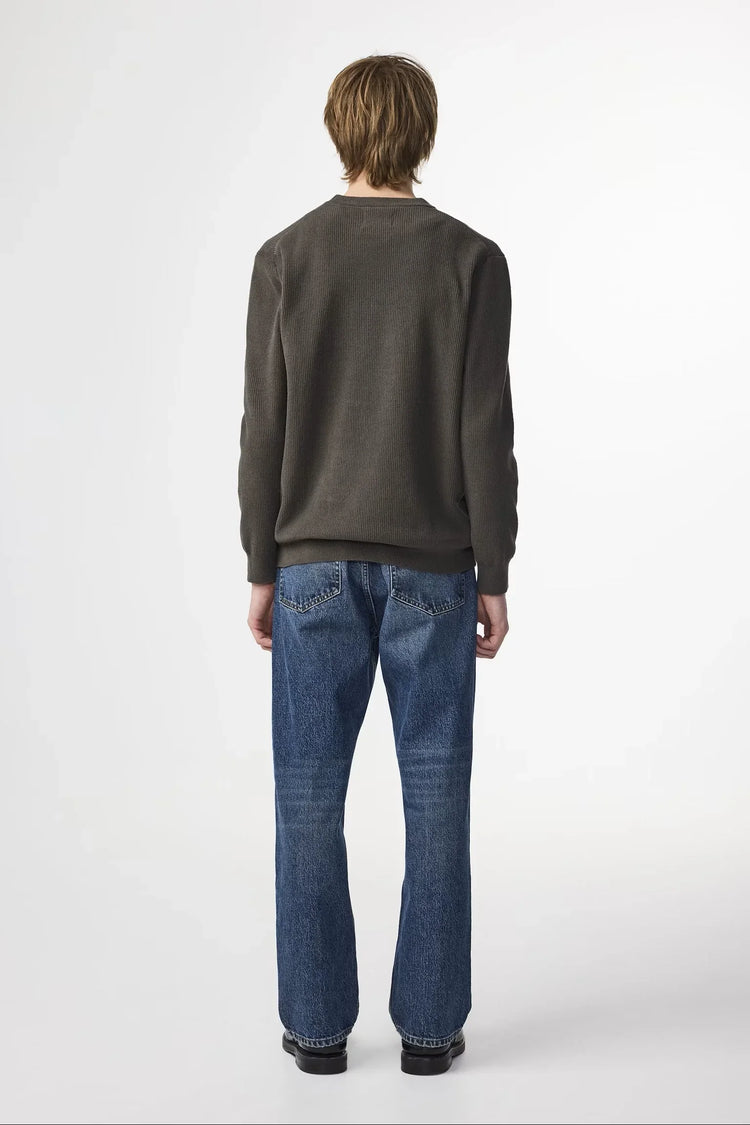 Herr jeans, rak modell, visad bakifrån på modell mot vit bakgrund