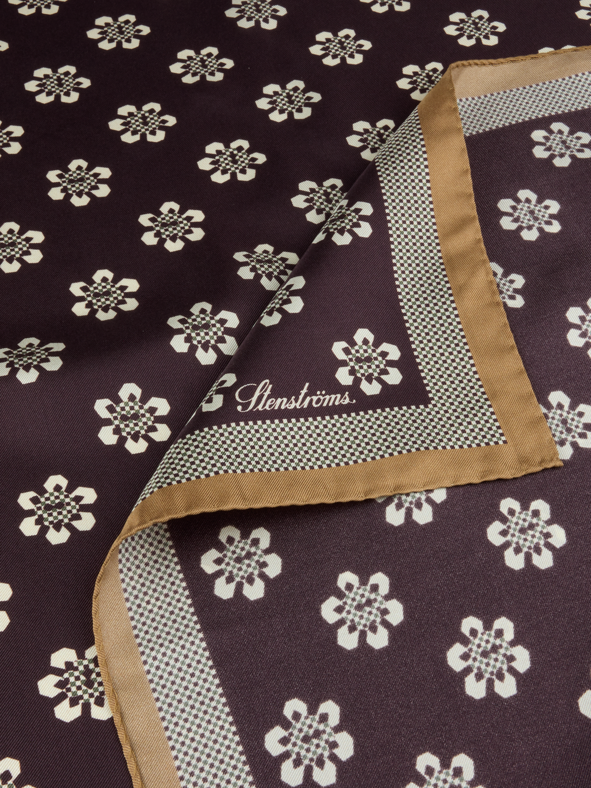 Mönstrad scarf i siden - Mörkbrun – detalj
