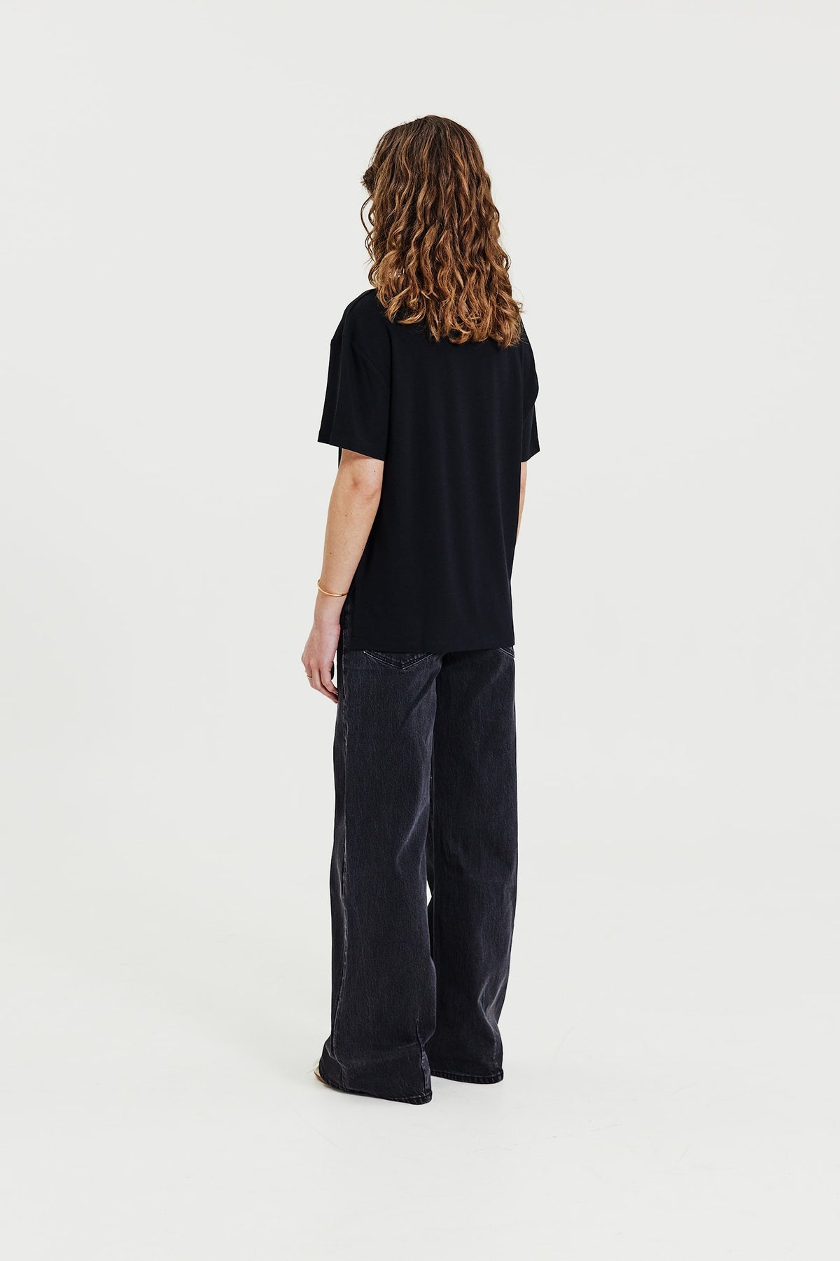 Boxy t-shirt i viskosjersey - Svart – detalj