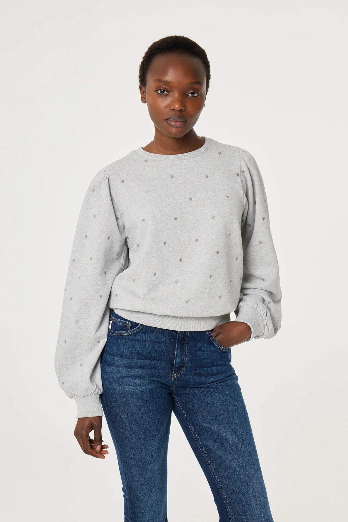 Dina Sweater grå sweatshirt med diskret mönster, rund hals, lång ärm
