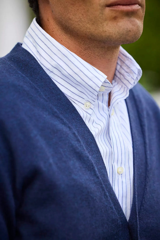 Hansen and Jacob navy Sleek Cardigan herrkofta stickad, detaljbild