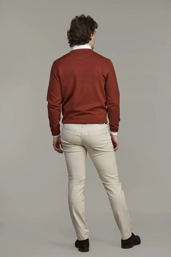 Hansen and Jacob herr byxor, femficksmodell, silk touch, okado, irish white, bakifrån