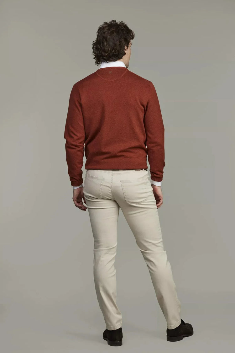 Hansen and Jacob herr byxor, femficksmodell, silk touch, okado, irish white, bakifrån