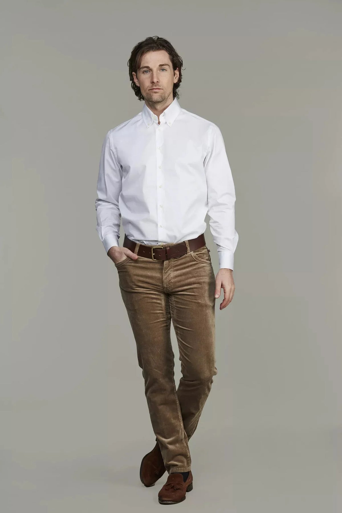 Hansen and Jacob herr byxor – beige manchesterbyxor med fem fickor på man