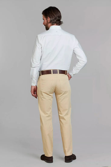 Eton vit skjorta slim fit herr med beige chinos och brun bälte