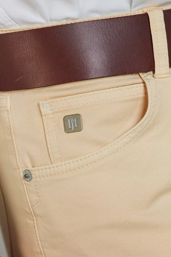H&H beige chino byxor herr med brun läderrem