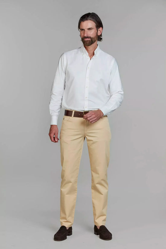 Eton vit skjorta slim fit herr med beige chinos och brun bälte